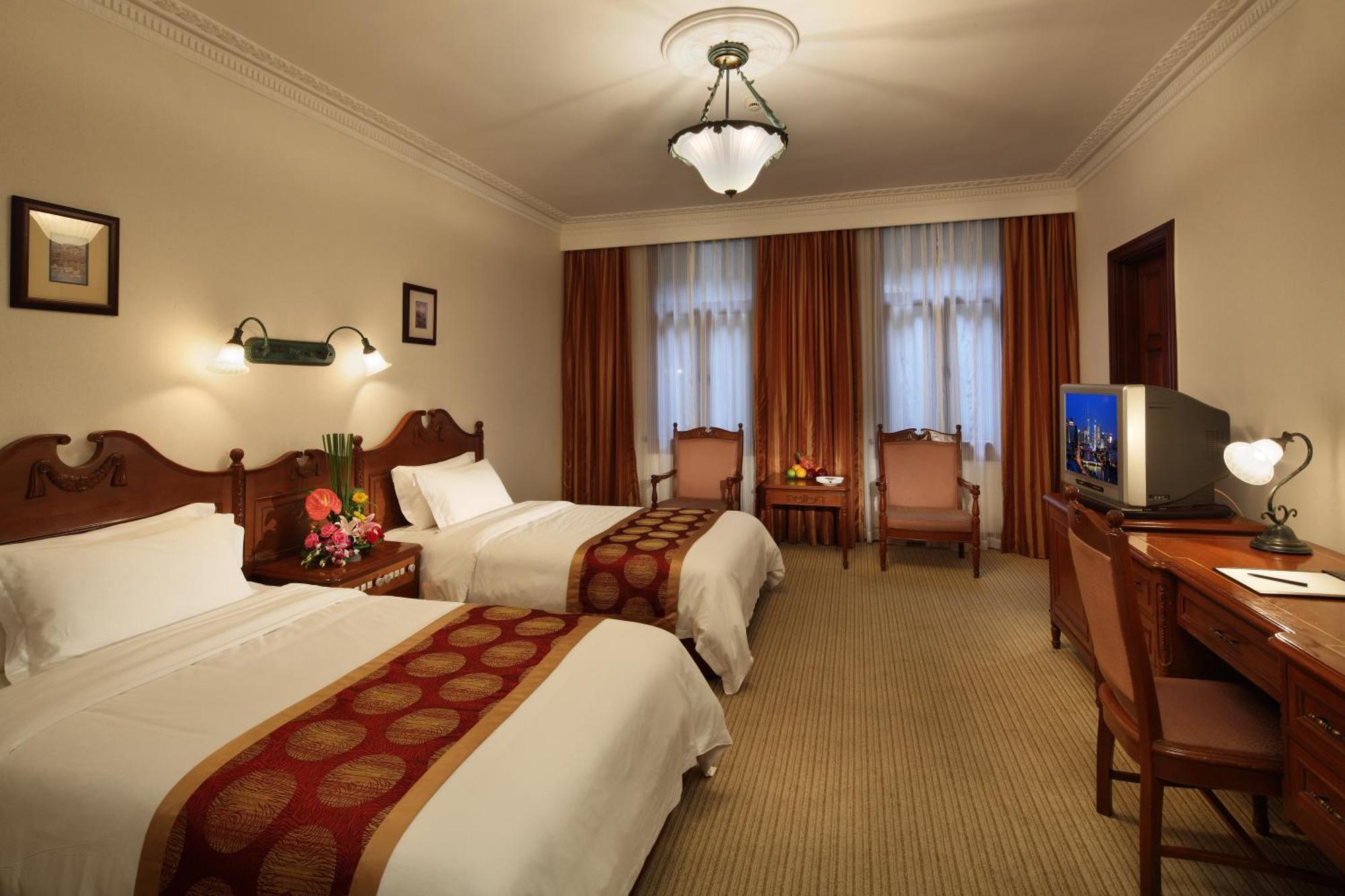 Jin Jiang Pacific Hotel Shanghai Exterior photo