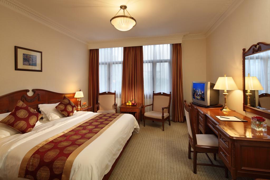 Jin Jiang Pacific Hotel Shanghai Exterior photo