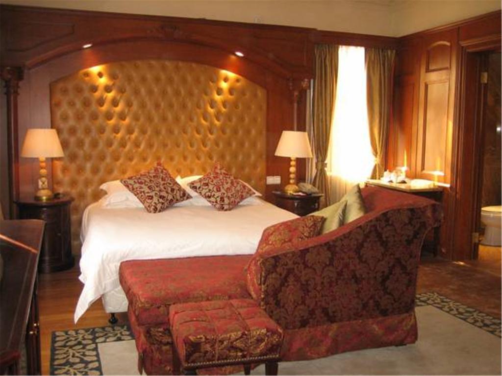 Jin Jiang Pacific Hotel Shanghai Exterior photo