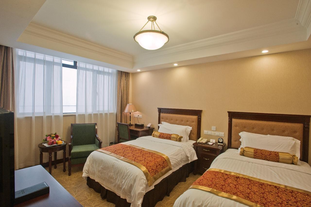 Jin Jiang Pacific Hotel Shanghai Room photo